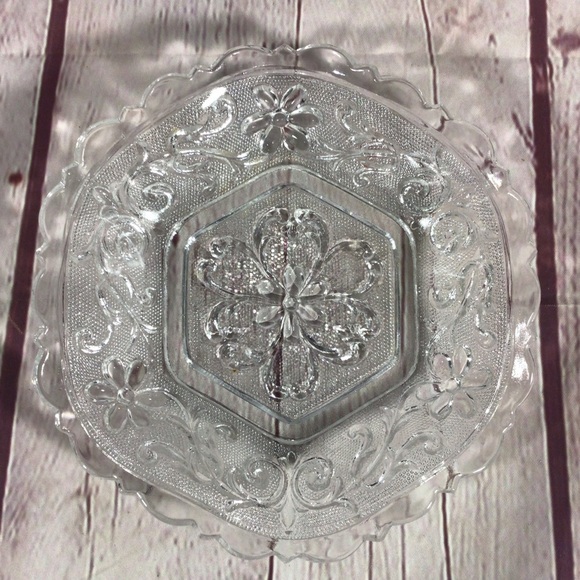 Vintage Clear Glass Textured Floral Scalloped Edge Hexagon Shaped Bowls Set of 2 - Picture 4 of 7